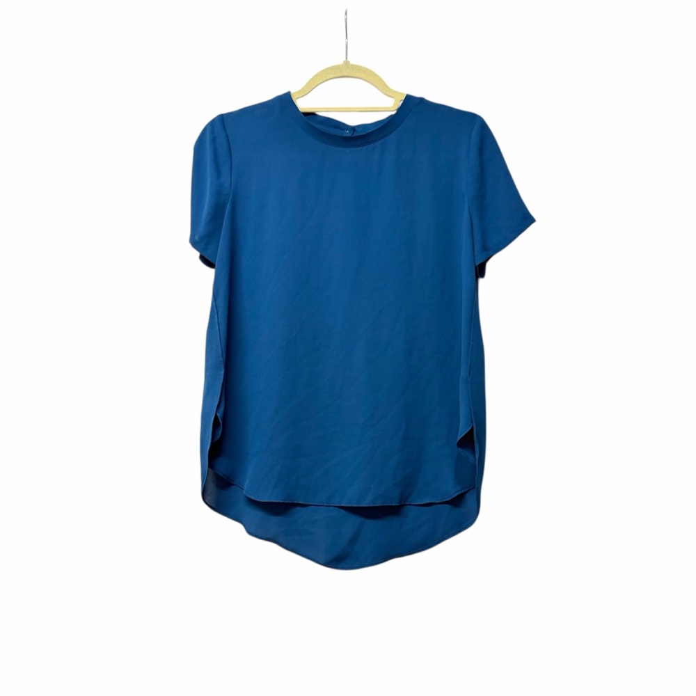 Ann Taylor LOFT Blue Crew Neck Short Sleeve Blouse Sz XS Back Button Closure